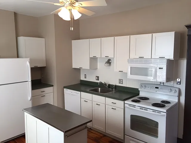 318 Washington St #B — Photo 8