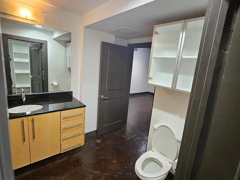329 E Colorado Blvd #301 — Photo 3