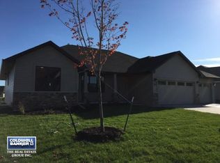 923 Lotus Trl, Menasha, WI 54952