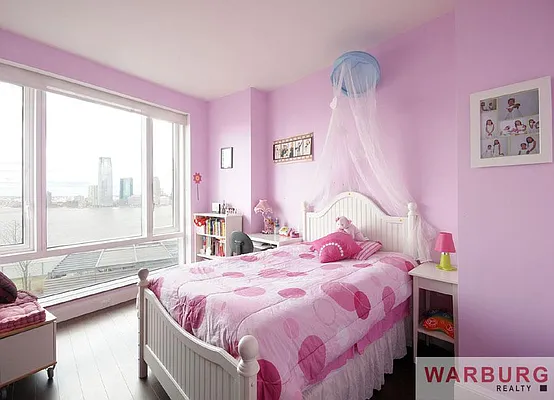 Sold by Warburg | media 6