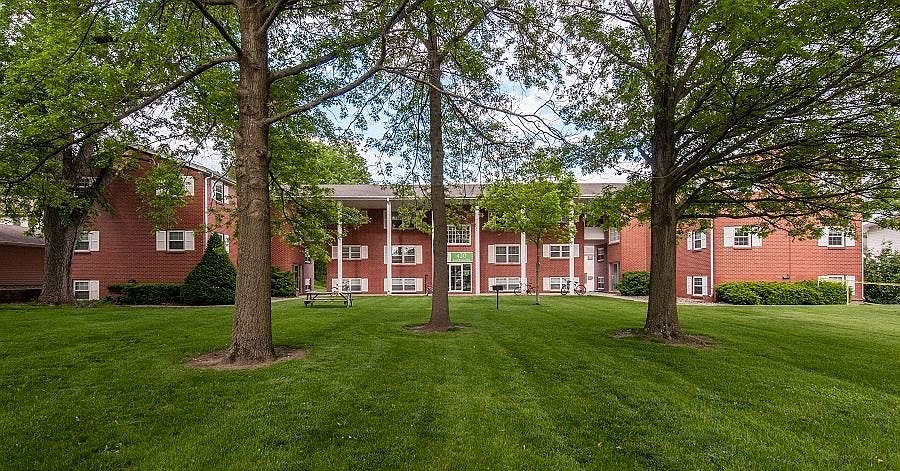 1st image of 420 S Walnut Ave #428