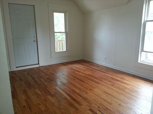 2nd image of 538 N Winnebago St