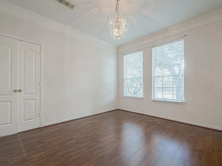 2422 Leanett Way — Photo 8