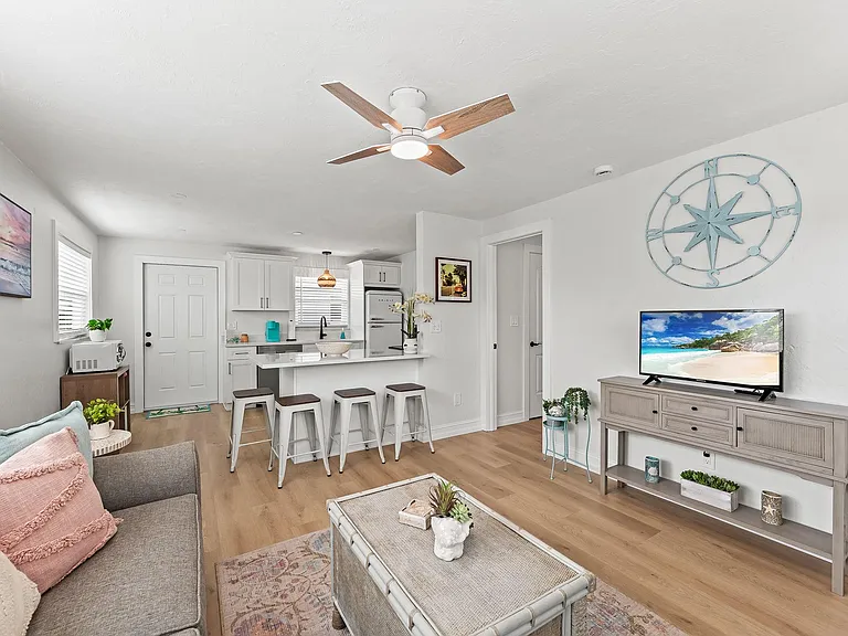 1100 Highlands Dr #4 — Photo 11