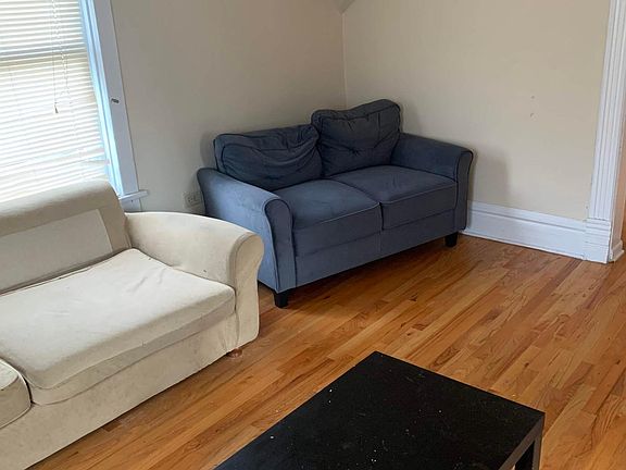 3rd image of 1230 W Wellington Ave APT 3