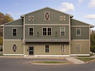 128 Vineyard Ave #208, Highland, NY 12528