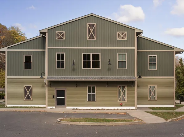 128 Vineyard Avenue #202, Highland, NY 12528