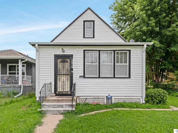 3707 N 19th St, Omaha, NE 68110