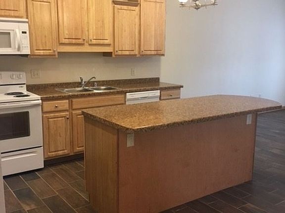 3rd image of 1408 Green Bay St #6111930