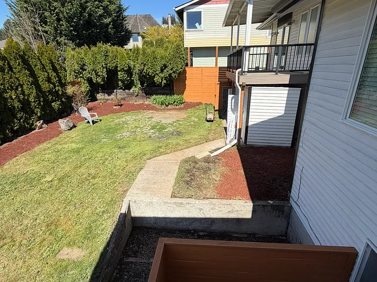 SE Valley View Ter — Photo 40