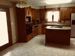 207 4th Ave, Earling, IA 51530