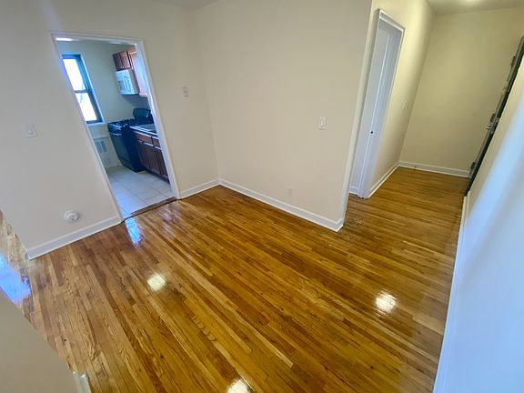 3rd image of 81 Beacon Hill Dr #8C