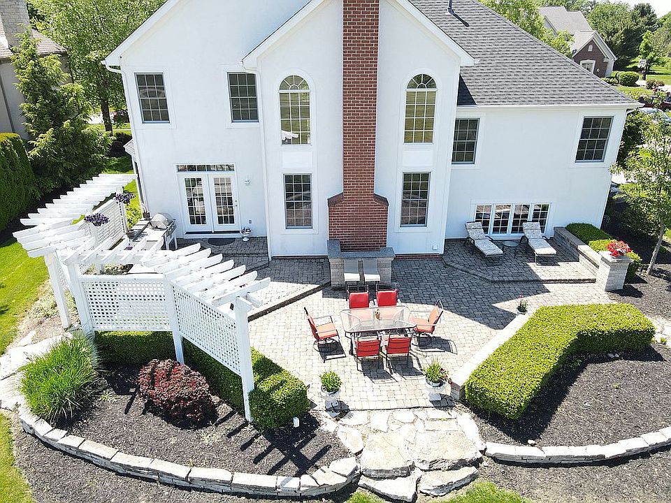1st image of 5685 Medallion Dr W
