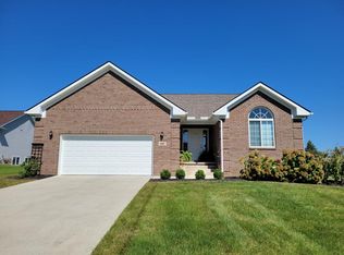 609 Hickory Ridge Dr, Tecumseh, MI 49286