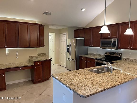 5th image of 8678 Parkview Oaks Cir