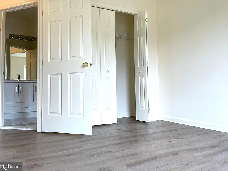 2540 Banshire Dr — Photo 40