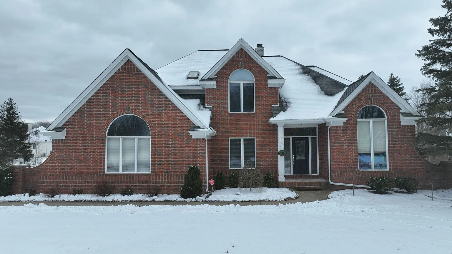 730 Shady Brook Ln photo 1