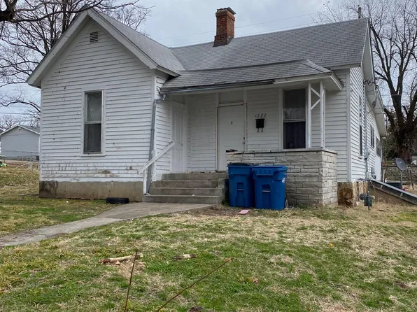 1222 Jersey St, Carthage, MO 64836