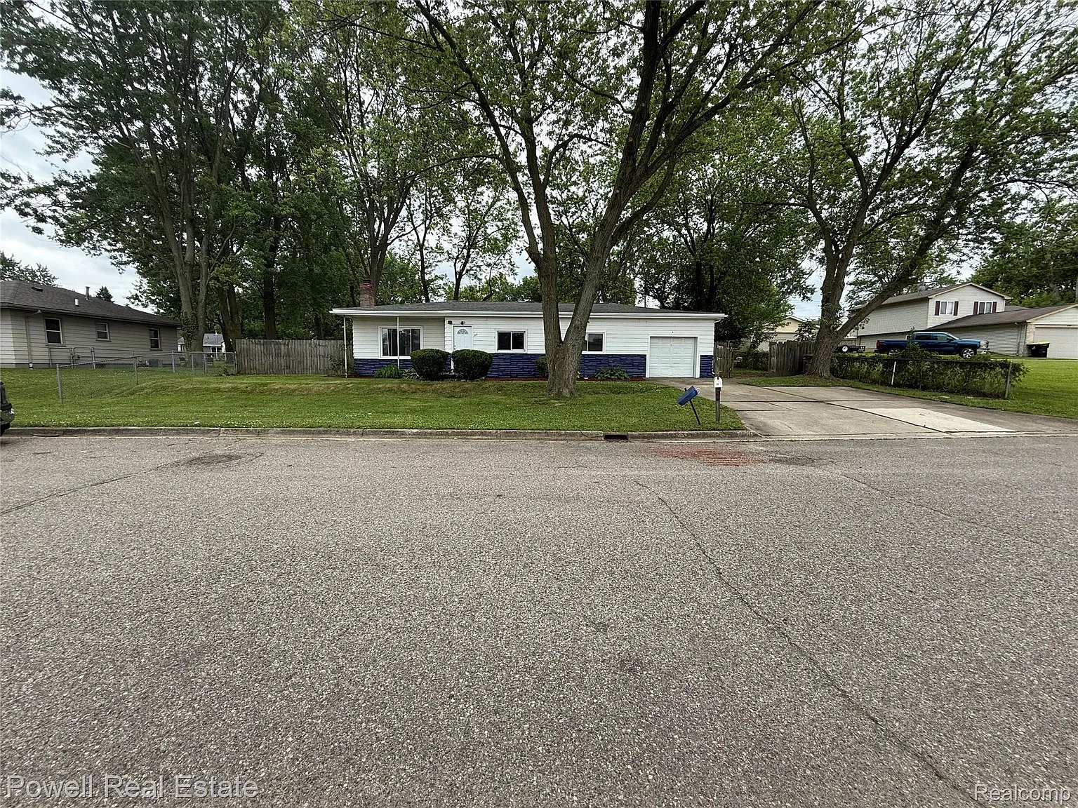 300 Lehigh Ave photo 1