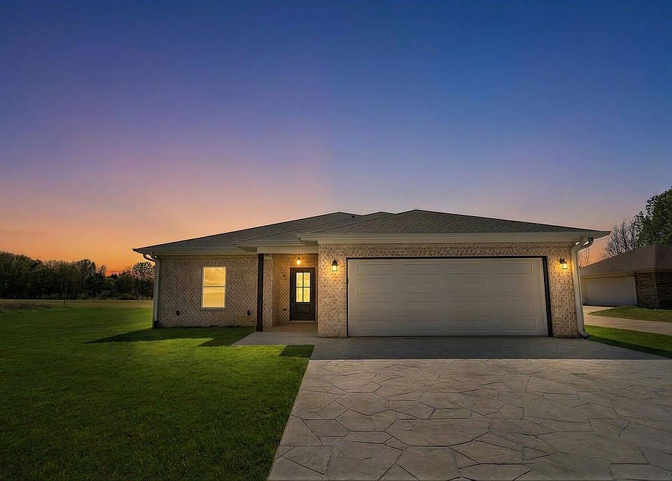 1st image of 2408 Matthew Dr