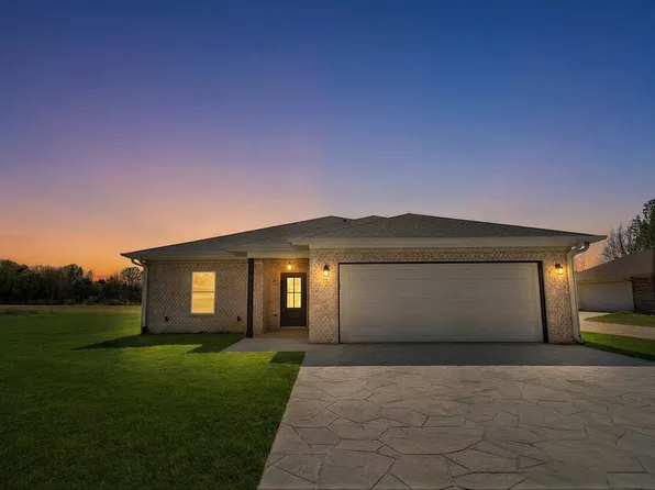 2408 Matthew Dr, Mount Pleasant, TX 75455