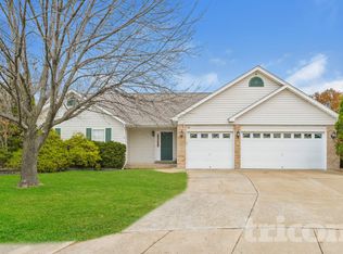 130 Fleur De Lis Dr, Wentzville, MO