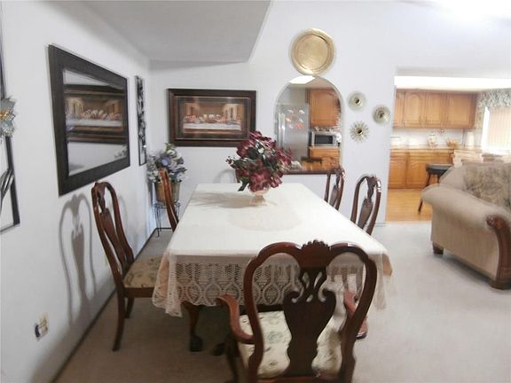 5th image of 4129 Aralia St
