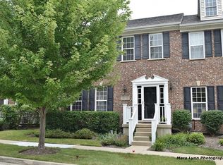 39W352 Baker Dr #1, Geneva, IL 60134