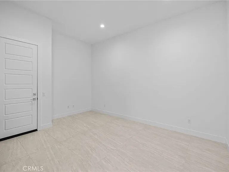 20048 W Mersey Ln — Photo 11