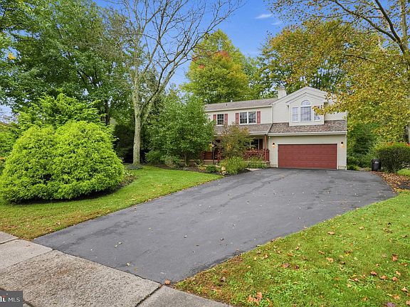 2nd image of 81 Blue Jay Rd