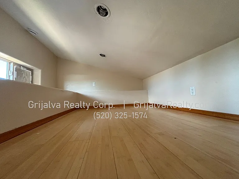 243 Missouri St — Photo 11