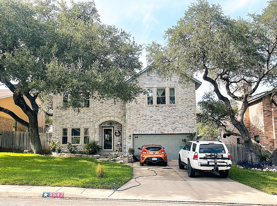 1st image of 9547 Wicklow Dr