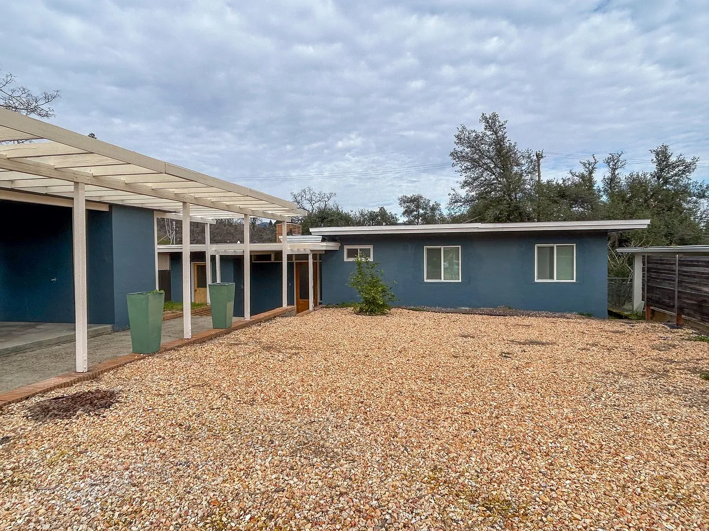 3340 Sunset Dr photo 1