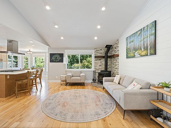 5th image of 21186 Charity Ln