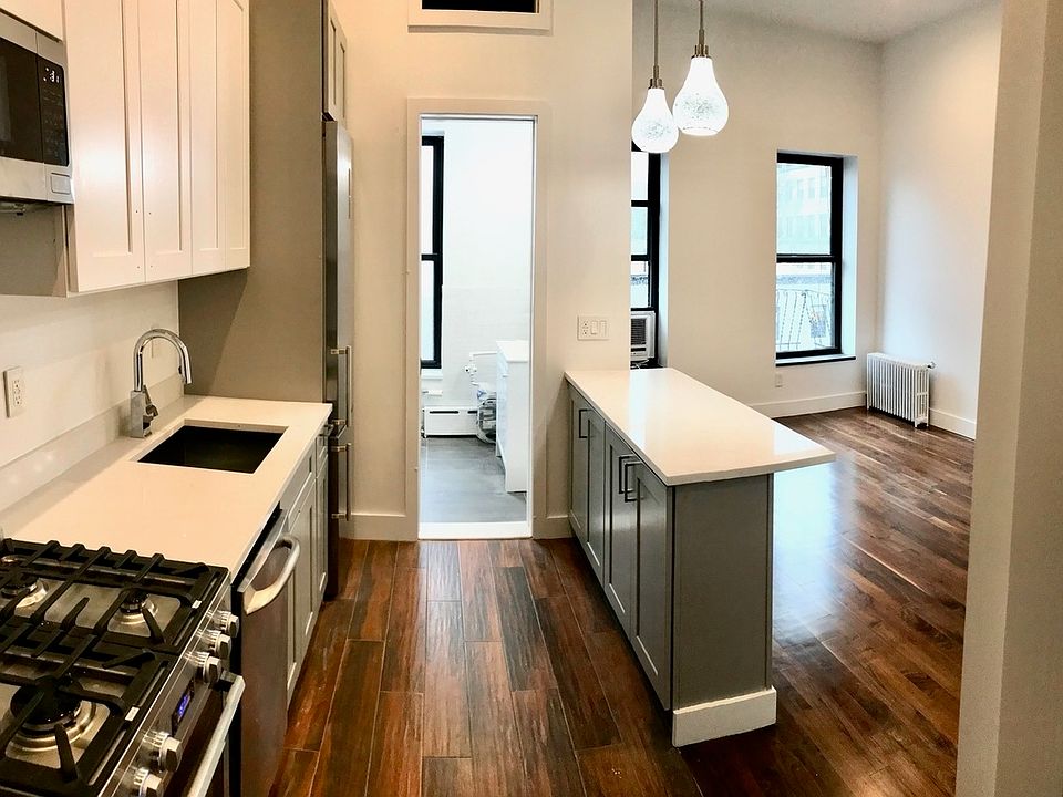 1st image of 160 Smith St #4A