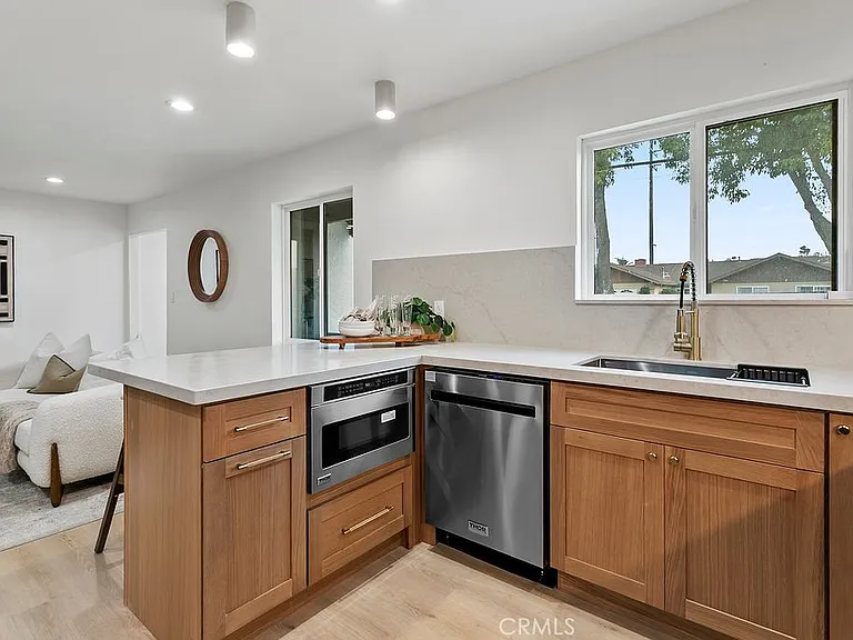6091 Navajo Rd — Photo 5
