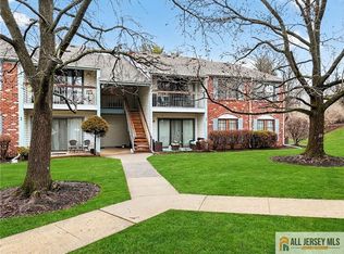 96 Crabapple Ln #298, Franklin Park, NJ 08823
