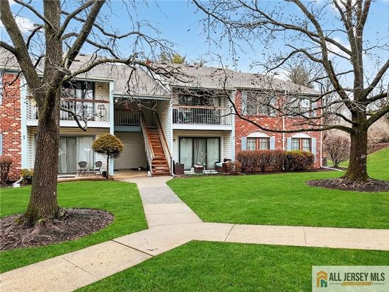 96 Crabapple Ln #298, Franklin Park, NJ 08823