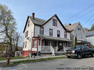 8 Oak Ct, Poughkeepsie, NY 12603