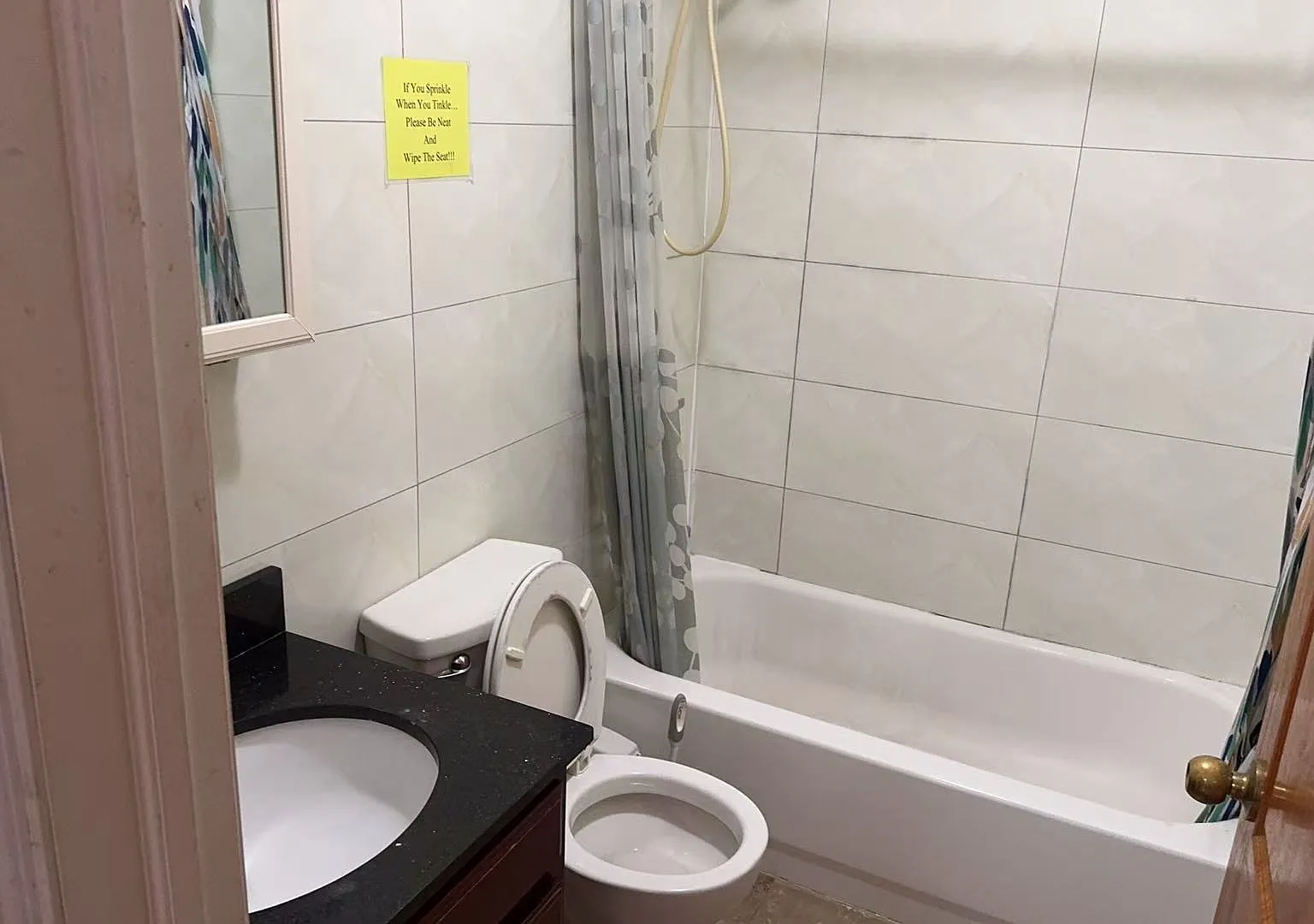 3 bed, 1200 sqft, $800 — Photo 2