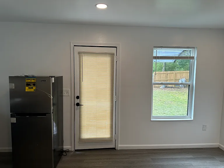 6205 Mary St #2 — Photo 8