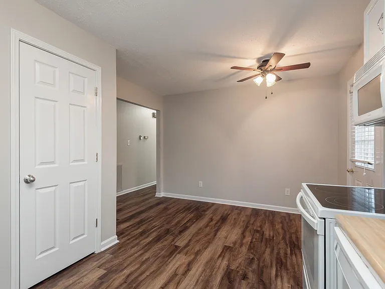 5126 Middle Ridge Ln — Photo 8