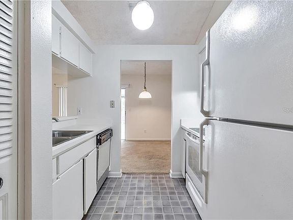3rd image of 9036 Dixiana Villa Cir