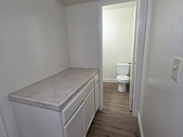 200 W Turner Rd #1 — Photo 4
