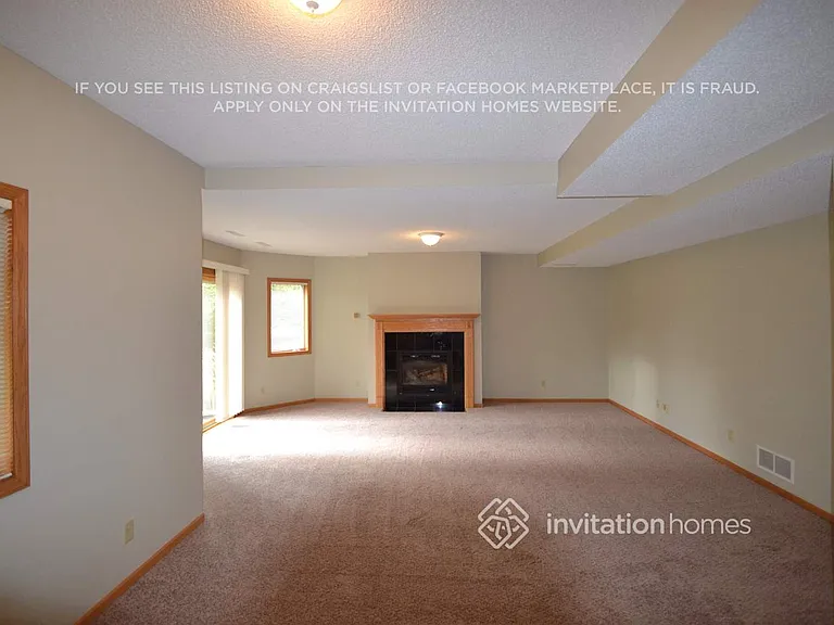 3850 Jamestown Curv — Photo 2