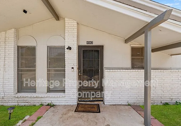 4942 Driskill St — Photo 3