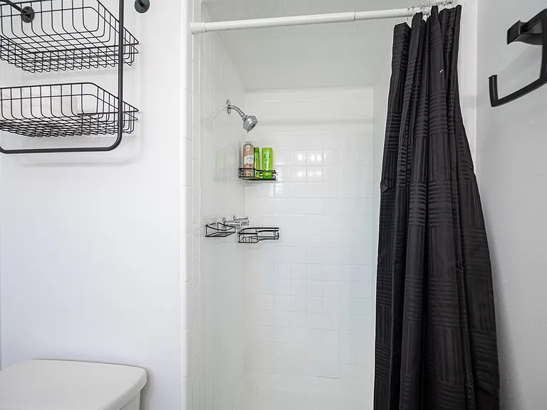 1313 Hillside Pl — Photo 15