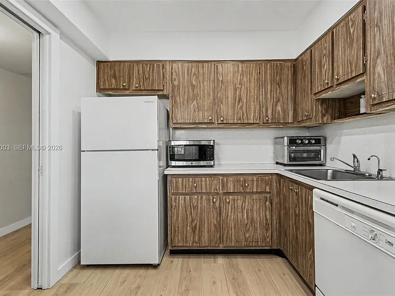 3150 N Palm Aire Dr #705 — Photo 8