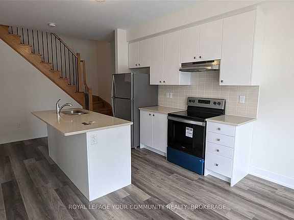 5th image of 3 Bond Crescent Townhouse #211