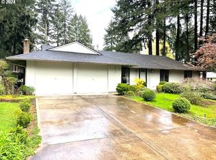 6239 Edgewood St, Lake Oswego, OR 97035